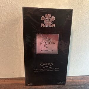 Creed Aventus Cologne for Men - Black and Silver